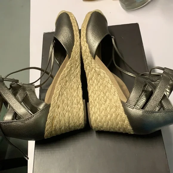 Vionic Heel Sandals - Picture 4 of 6